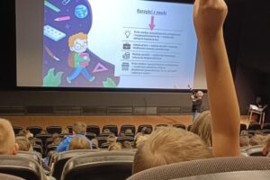 ce09e0d7-064b-4d5f-a07d-c8c42b2c172c